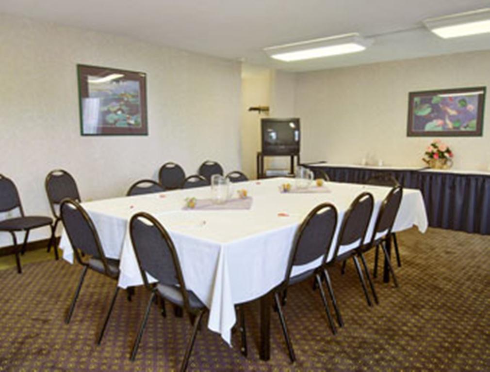 Perryville Hotel 設備 写真